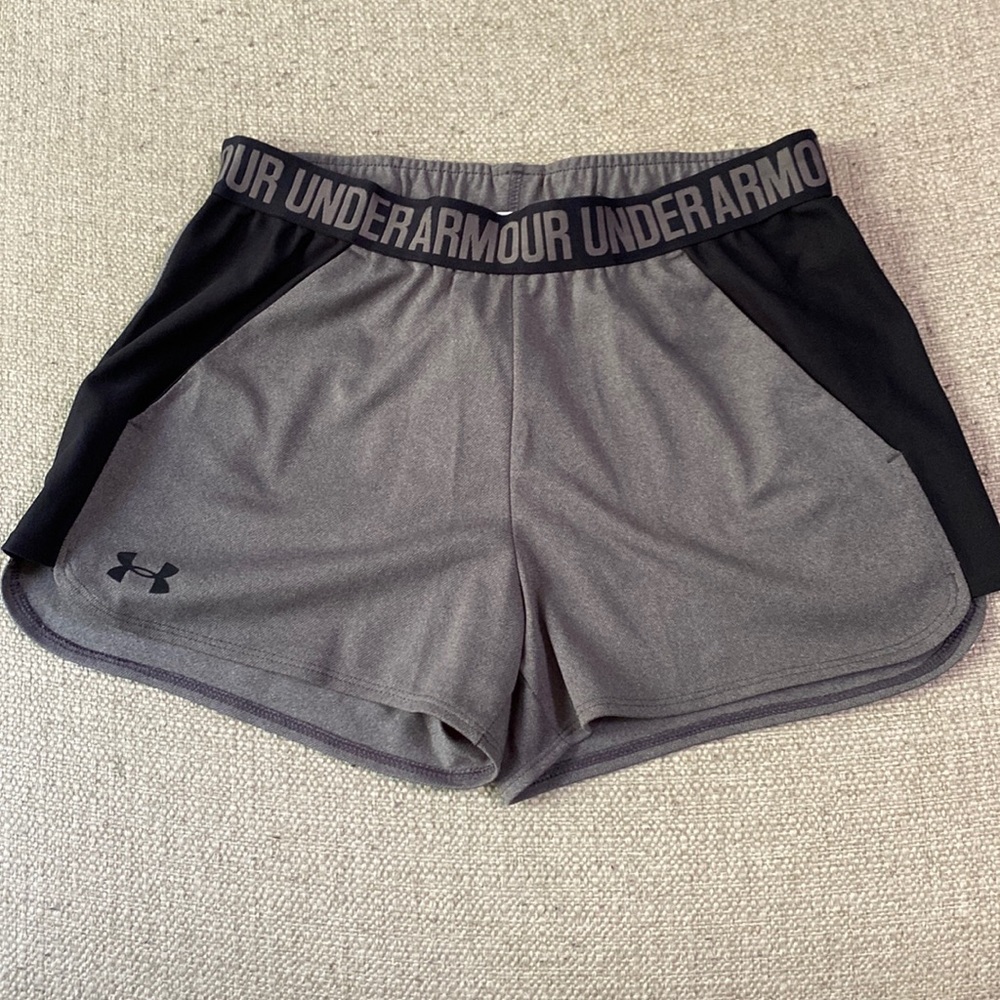 Under Armour (Loose), Athletic Shorts. Size Small.